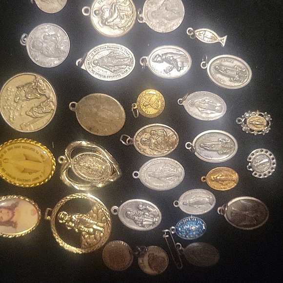 Religious bundle - Picture 7 of 8